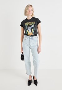Levi's® GRAPHIC CLASSIC TEE - Trükipildiga T-särk - pirate black