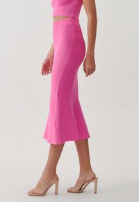 TUSSAH Kynähame - light pink