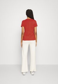 ONLY ONLXMAS LIFE CHRISTMAS  - T-shirt estampada - flame scarletrudolph