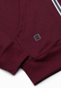 Unausgewählt, burgundy