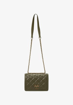 Olivgrüne, gesteppten Kunstleder-Crossbody-Tasche mit goldener Kettenriemen, ausgestattet mit einem goldfarbenen Logo-Akzent und rechteckiger Form.