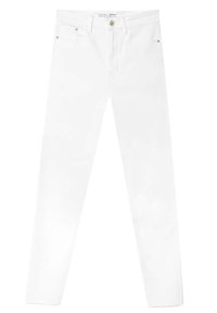 Jeans de mezclilla blanca con un corte ajustado, diseño de cinco bolsillos, cierre de botón y un sutil detalle de costura. Textura suave sin embellishments.