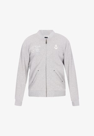 Graue Bomberjacke mit durchgehendem Reißverschluss, zwei Seitentaschen, gerippten Bündchen und Saum, mit weißem Ankerlogo und Schriftzug auf der linken Brust.