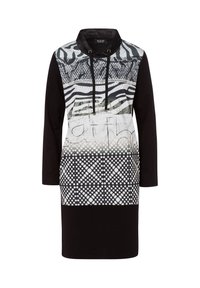 Robe noire avec un haut à motifs ayant des textures variées en gris, blanc et noir. Comprend un col montant et un détail à cordon.