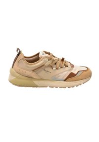 Scarpa da ginnastica beige con combinazione di pelle liscia e camoscio, punta tonda, chiusura con lacci e suola in gomma testurizzata con diverse tonalità.