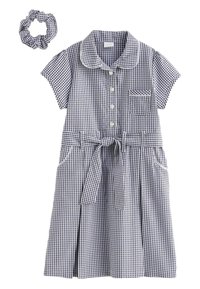 Kariertes Kleid in Marineblau und Weiß, kurze Ärmel, runder Kragen, Knöpfe vorne, Taillengürtel, Seitentaschen, inklusive passendem Scrunchie.