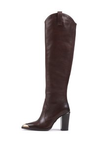 Bottes en cuir marron jusqu'au genou avec une finition texturée, dotées d'un bout pointu, d'un embout en or et d'un talon carré. Comprend une languette à l'arrière.