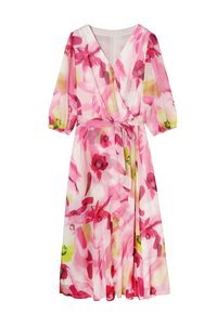 Kwiatowa sukienka w stylu wrap, wykonana z lekkiego, półprzezroczystego materiału. Posiada różowe, czerwone i zielone wzory akwarelowe oraz pasek w talii i dekolt w kształcie litery V.