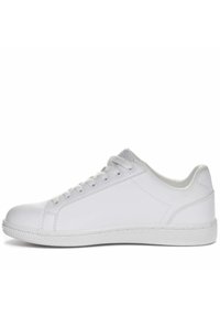 Scarpa da ginnastica bianca con tomaia in pelle liscia, punta rotonda, allacciatura frontale e suola in gomma con texture. Design minimalista senza motivi.