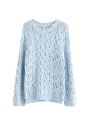 Světlounce modrý pletený svetr s copánkovým vzorem, dlouhými rukávy a žebrovaným výstřihem a lemem. Měkká textura, neformální design.