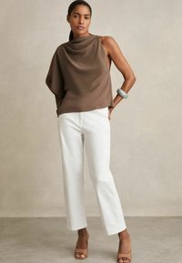 Reiss REGULAR FIT - ONE SHOULDER DRAPED - Felső - mink