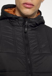 Blend BHOUTERWEAR - Žieminė striukė - black