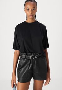 JDY JDYMAYA - Šortky - black