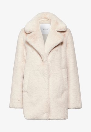 Short faux fur coat in pale pink, featuring a notched collar, side pockets, and a soft texture. Designed for a relaxed fit.