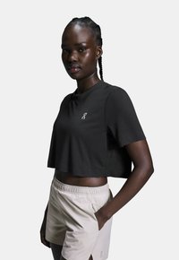 On ACTIVE - Lihtne T-särk - black