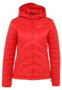 Veste doudoune rouge avec capuche, présentant une fermeture éclair frontale et un motif de matelassage en chevron. Texture lisse avec des poignets élastiques et un logo de marque.