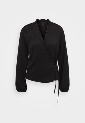 Zwarte wikkelblouse met lange pofmouwen, een gerimpelde halslijn en een striksluiting aan de zijkant. Gladde textuur met een subtiele glans.