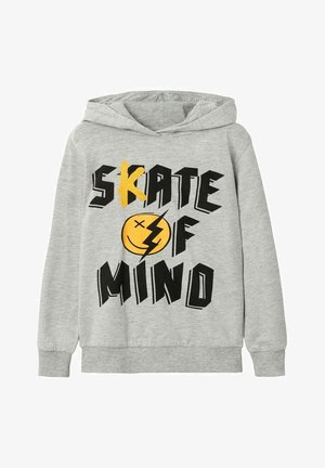 Sweat à capuche gris clair avec le texte "SKATE OF MIND" en noir et jaune, présentant un smiley jaune avec un œil en forme de "X" et un éclair.