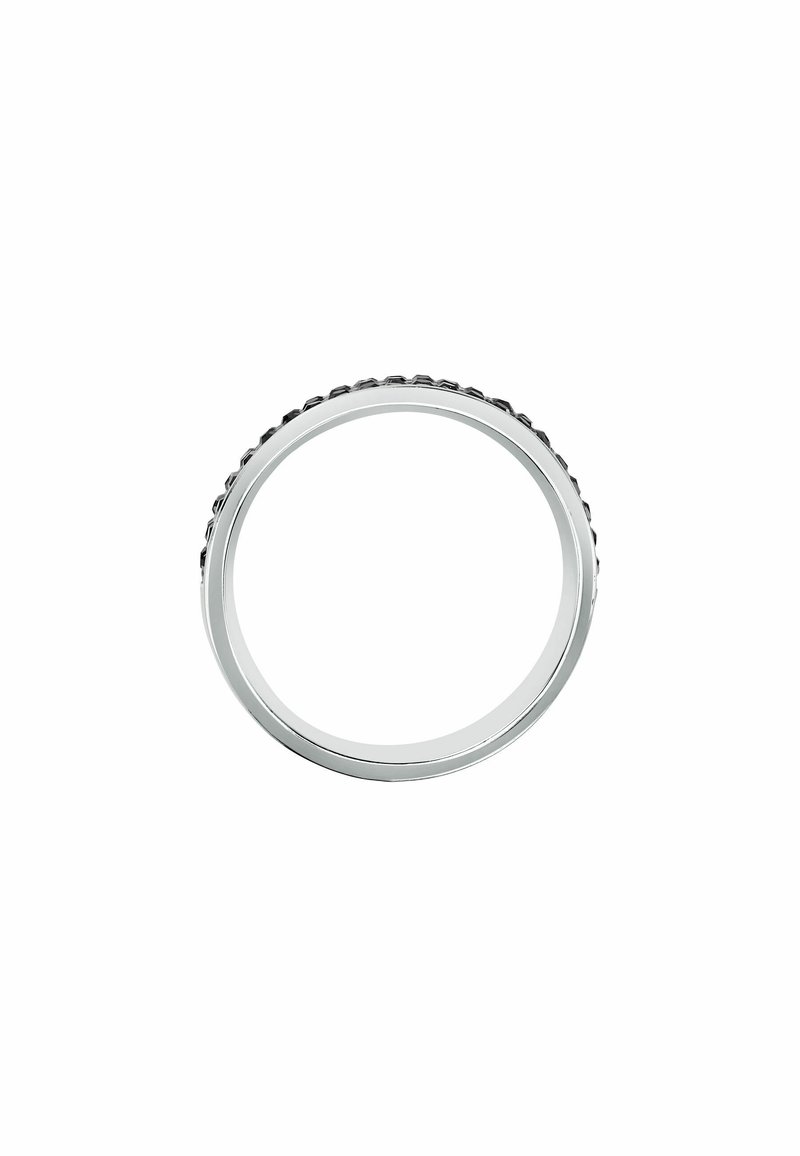 Söljring med en slät band och en strukturerad kant, prydd med ett scalloped-mönster runt omkretsen, polerad yta.