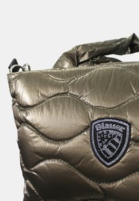 Blauer Borsa a mano - bronze