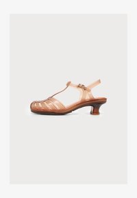 Επιλέχθηκε, clear brown