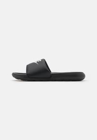 VICTORI ONE SLIDE - Sandalias planas - black/white