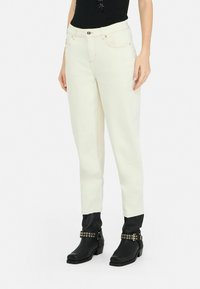 LIU JO CARROT - Mom jeans - off white