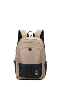 Zaino beige e blu navy con parte superiore testurizzata, tasca frontale liscia, dettagli neri, spallacci imbottiti e maniglia superiore per il trasporto.