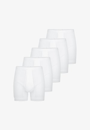 Valkoiset puuvillaiset bokserit, joissa on ribbineulos, vartalonmyötäinen malli ja avattava etuosa. Viisi paria aseteltuna riviin.