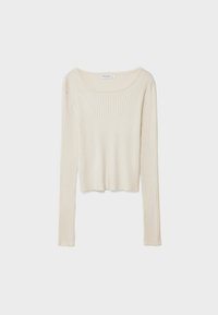 Geribbelde longsleeve top in beige, met een ronde halslijn en een cropped ontwerp, voorzien van een gebreide textuur en subtiele verticale lijnen.