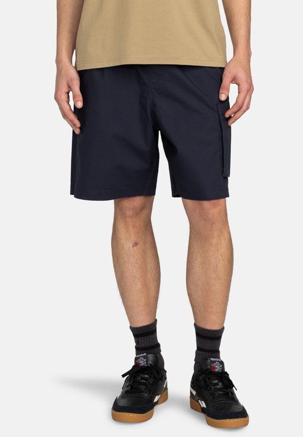 CHILLIN TRAVEL DE MARCHE  - Shorts