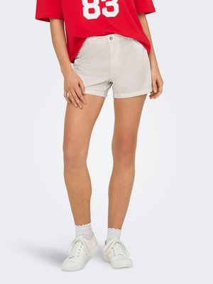 JDY, MITTLERE TAILLE NORMAL GESCHNITTEN  - Shorts vaqueros - white