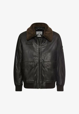 Zwarte leren jas met een bruin schapenvacht kraag, ritssluiting, twee voorflapzakken en geribbelde manchetten. Soepele textuur met een gestructureerd ontwerp.