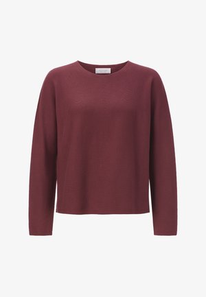 Suéter de punto burdeos con mangas largas, escote redondo y corte holgado. La textura parece suave y ligeramente acanalada.