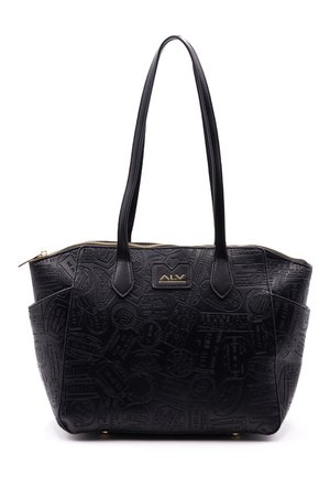 Sac cabas en cuir noir avec tampons en relief sur le thème du voyage, deux longues anses, fermeture éclair dorée et logo de marque ALV doré à l'avant.