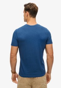Superdry & Co SCRIPT niebieski