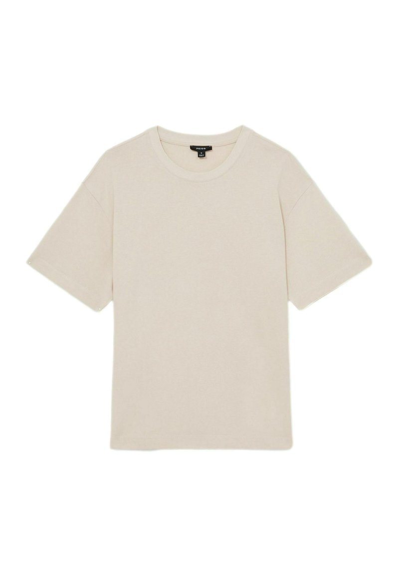 Tricou scurt cu mânecă, de culoare bej, confecționat din bumbac, cu decolteu rotund și o siluetă lejeră cu o textură netedă. Fără modele sau accente.