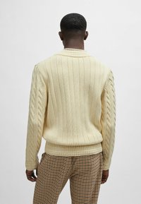 HUGO SACOSS - Strickpullover - light beige nine
