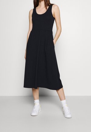 Sukienka z dżerseju