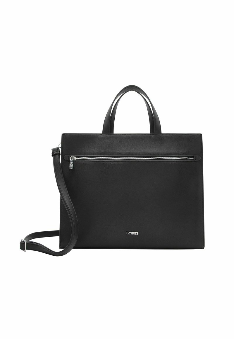 Bolso de mano de cuero negro con forma rectangular, doble asas, correa de hombro removible y un bolsillo frontal con cremallera. Diseño minimalista con detalle del logo.