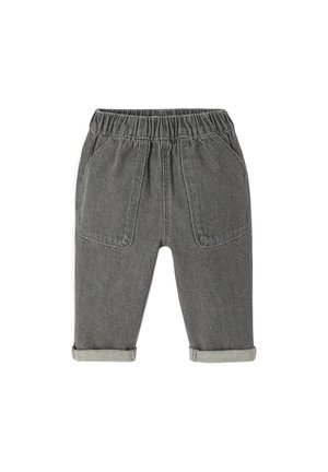 Graue Kinderhose mit elastischem Bund, hochgerollten Säumen und großen Fronttaschen auf einem weißen Hintergrund.