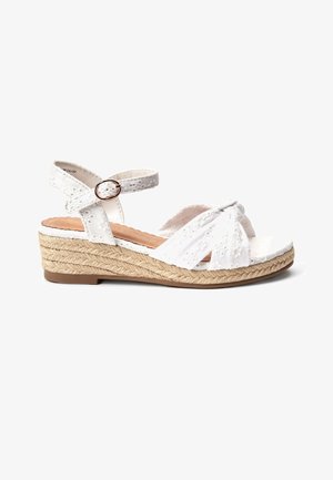 Sandali - white broderie knot