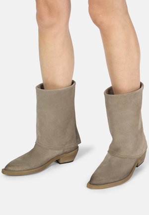 Boots - lead grey