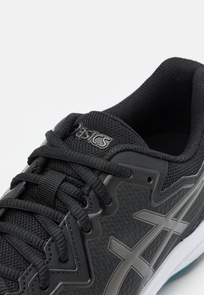 asics indoor