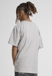 Urban Classics HEAVY  - Pamata T-krekls - cloud