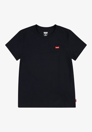 Zwart katoenen t-shirt met korte mouwen en een ronde halslijn. Voorzien van een klein rood Levi's-logo op de linkerborst. Soepele textuur.