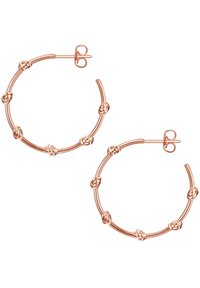 Rožinės aukso lankiniai auskarai, turintys susuktą mazgo dizainą ant vielos, su lygiai poliruotu paviršiumi ir užsegimu su kiaurymėmis.