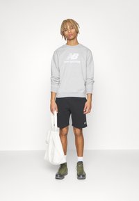 New Balance SMALL LOGO - Shorts - black