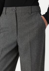 JDY JDYBLOOM SIRI STRAIGHT PANT - Hlače - black/white salt and pepper