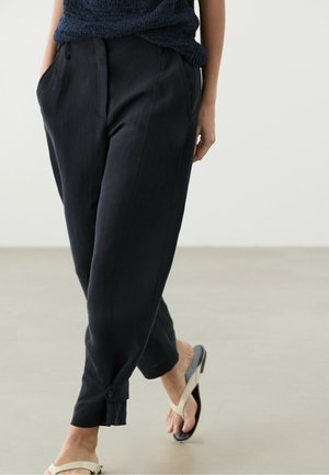Massimo Dutti, Pantalon classique - dark blue